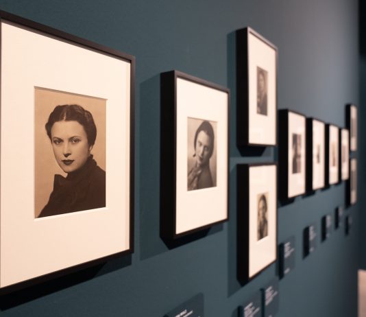 Un secolo di Trieste negli scatti della famiglia Wulz: il racconto del Magazzino delle Idee