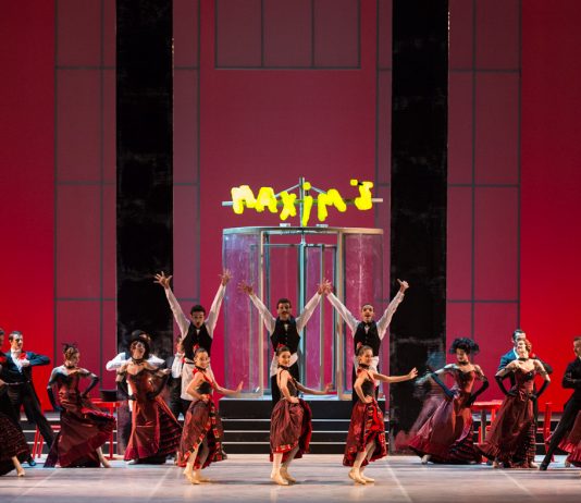 Il Pipistrello, una storia di valzer e seduzioni: il balletto di Petit vola a Roma Il pipistrello © Yasuko Kageyama, Teatro dell'Opera di Roma