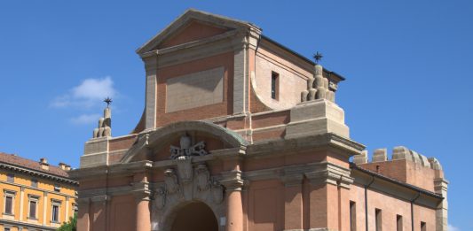 Art City 2025: mostre e progetti da vedere a Bologna, fuori dalla fiera Porta Galliera, Fotografie di Pietro Maria Alemagna