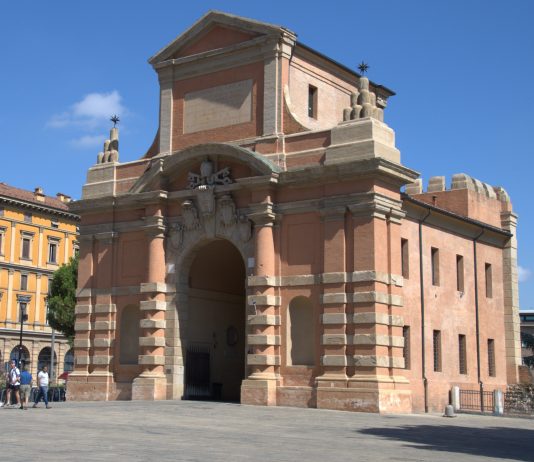 Art City 2025: mostre e progetti da vedere a Bologna, fuori dalla fiera Porta Galliera, Fotografie di Pietro Maria Alemagna