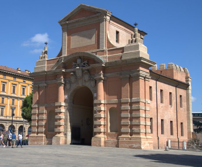 Porta Galliera, Fotografie di Pietro Maria Alemagna