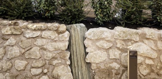 Nuova luce sulla Schola degli Araldi: il sito archeologico riapre a Roma Schola degli Araldi, Schola Praeconum, Crediti Simona Murrone, Parco archeologico del Colosseo, Roma, 2025