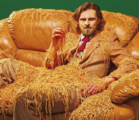 Maurizio Cattelan ancora curatore, con Chromotherapia: in arrivo a Roma un compendio sulla fotografia a colori