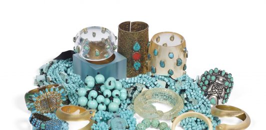 La collezione eccentrica di Iris Apfel va all’asta da Christie’s