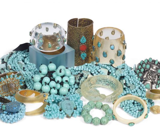 La collezione eccentrica di Iris Apfel va all’asta da Christie’s