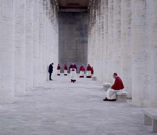 Conclave: il film dove il nuovo irrompe nella Chiesa, in stile spy story conclave