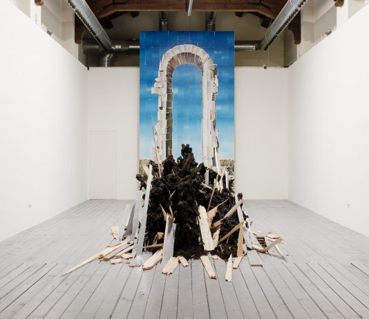 Dioscuri, il dualismo della pittura e della scultura in mostra al Caos di Terni Luca Grimaldi e Gabriele Silli, Dioscuri, veduta della mostra, Museo CAOS di Terni, 2025, ph. Leonardo Zen