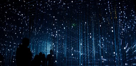 Pensiero fosforescente ovvero come non scambiare la tecnologia con il futuro. Intervista a Lorenzo De Rita