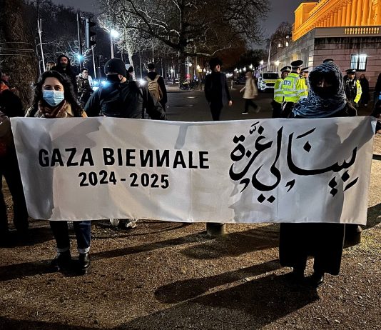 Proteste pro Palestina all’ICA di Londra, gli artisti disertano la mostra Le proteste organizzate dalla Gaza Biennale all'esterno dell'ICA di Londra