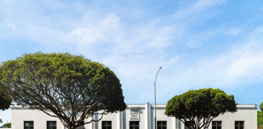 Santa Monica Post Office: a Los Angeles nasce una nuova fiera in un ex ufficio postale Santa Monica Post Office