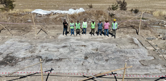 Turchia, scoperto un grande mosaico romano con scene di caccia