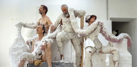 Il tempo, l’arte, la materia che si deteriora: i maestri dell’irriverenza Gelitin/Gelatin si raccontano