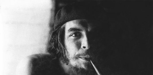 “CHE GUEVARA tú y todos” arriva al Museo Civico Archeologico di Bologna: un viaggio intimo nel Mito