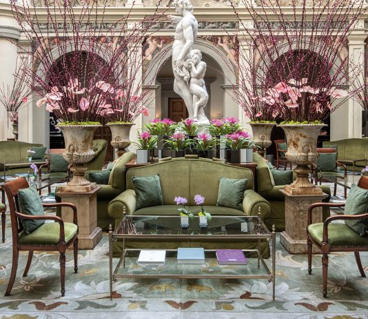 Salone del Mobile di Milano 2025: appuntamento con un design più umano Pierre-Yves Rochon. Villa Héritage Salone del Mobile.Milano 2025 ©PYR