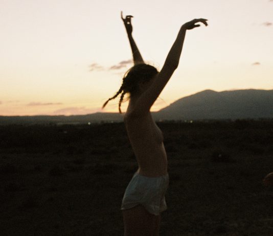 Other Identity #147, altre forme di identità culturali e pubbliche: Maria Dias Maria Dias, Dance in the desert, 2023, 35mm film