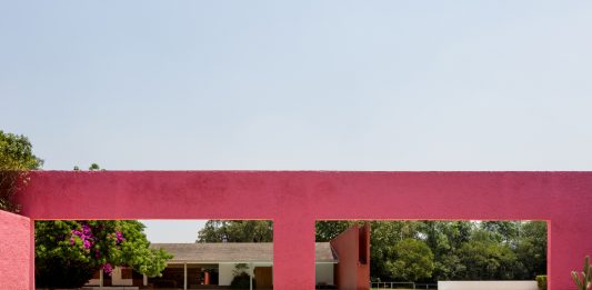 A Città del Messico apre La Cuadra, un centro culturale nell’iconica architettura di Barragán