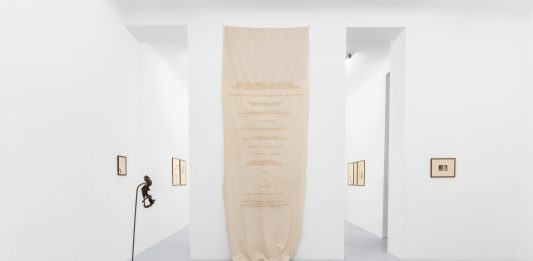 Presentimento: l’esplorazione del limbo onirico di Matilde Sambo da Renata Fabbri Matilde Sambo, Presentimento. Veduta della mostra, Renata Fabbri, Milano, 2025. Foto: Mattia Mognetti