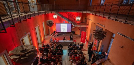 Abracadabra. E Popsophia trasforma il Teatro delle Muse di Ancona