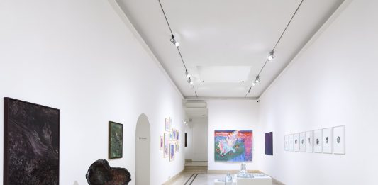 Il viaggio onirico di quattro artiste alla Richard Saltoun Gallery di Roma