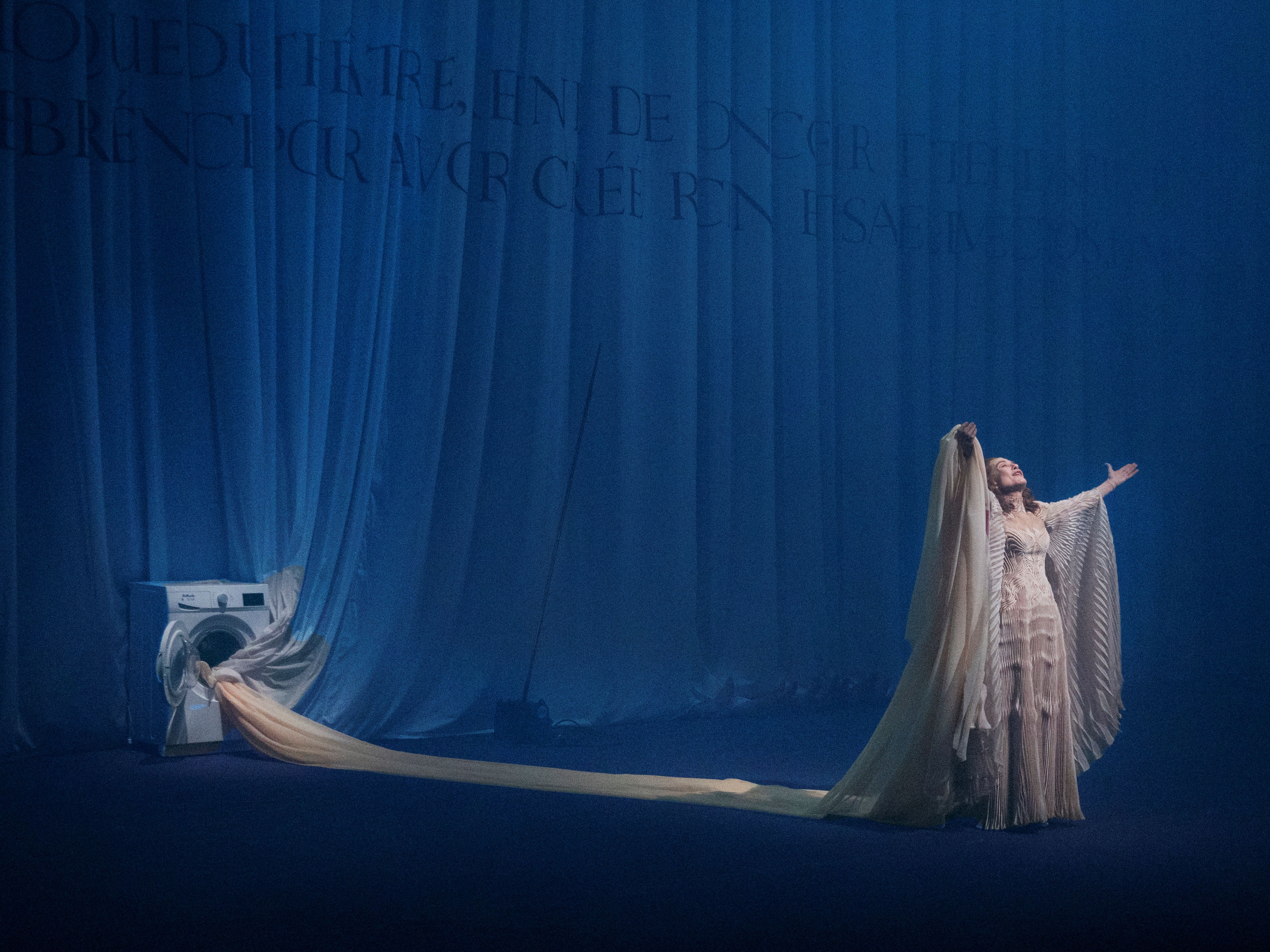 Isabelle Huppert in Bérénice, regia Romeo Castellucci, Ph. Alex Majoli