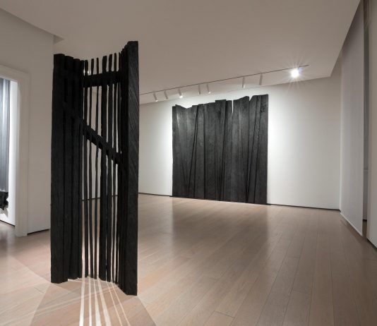 Né scultore, né pittore. ‘Nunzio Anni Ottanta’, la personale dell’artista in mostra a Verona