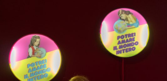 Potrei amare il mondo intero: l’inno all’amore di Sergio Cascavilla da Flashback Habitat