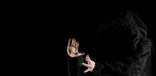 Trilogia dell’Assedio: a Modena, la tragedia greca come analisi del potere Trilogia Assedio modena