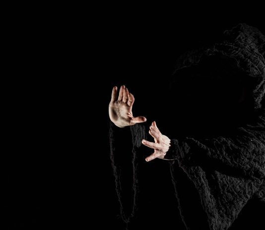 Trilogia dell’Assedio: a Modena, la tragedia greca come analisi del potere Trilogia Assedio modena