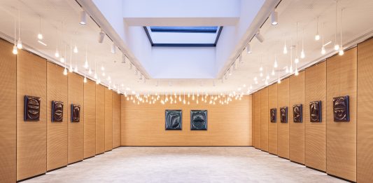 Quando la matematica è un’opinione: i gonfiabili psichedelici di Franco Mazzucchelli a Milano