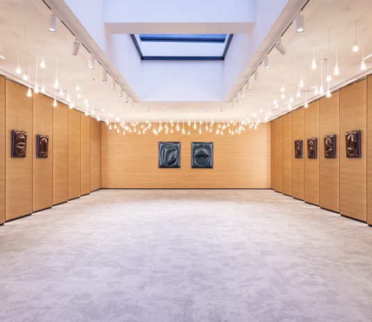 Quando la matematica è un’opinione: i gonfiabili psichedelici di Franco Mazzucchelli a Milano