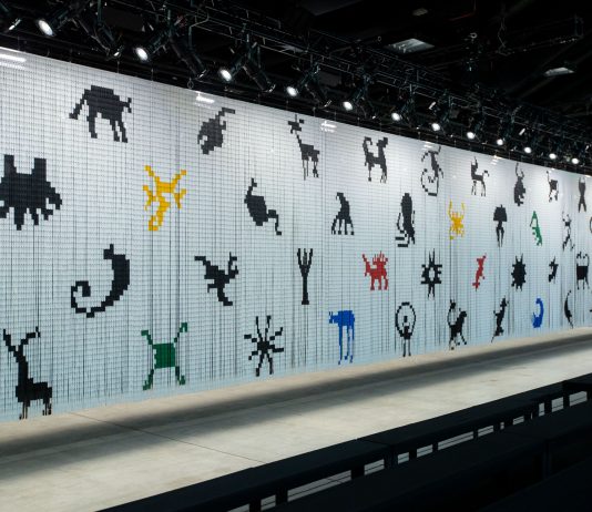 Alla Milano Fashion Week l’arte contemporanea sale in passerella numero cromatico