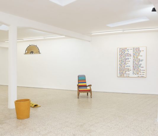 Sconfinamenti concettuali della scultura: sette artisti in mostra da Contemporary Cluster a Roma Oggetto scultura, parola, disegno, veduta della mostra, Contemporary Cluster, Roma, 202