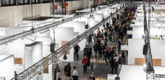 Si apre la fiera ARCOmadrid 2025 e mette al centro il tema caldo dell’Amazzonia ARCOmadrid