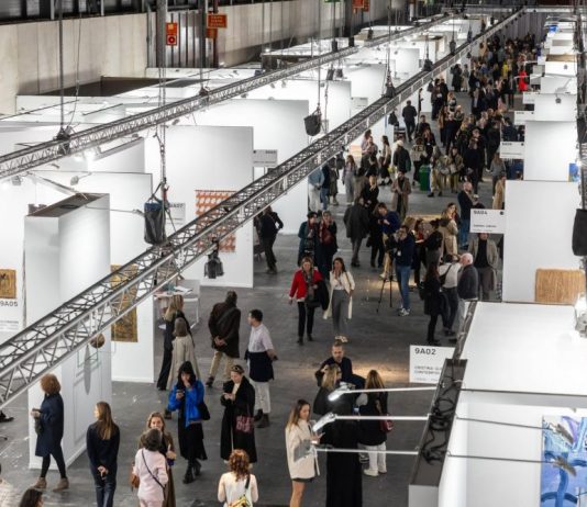 Si apre la fiera ARCOmadrid 2025 e mette al centro il tema caldo dell’Amazzonia ARCOmadrid