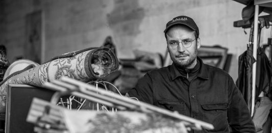 Il Premio Ermanno Casoli 2025 va in Polonia, con l’opera di Cezary Poniatowski Cezary Poniatowski, ph. N. Maliakos