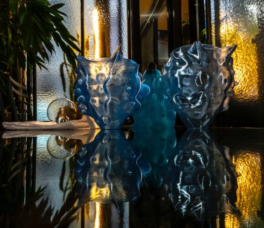 A Torino due artisti riflettono sulla dis-funzionalità degli oggetti falanga