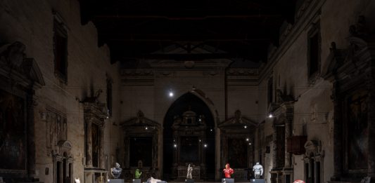 Filippo Tincolini. A Pietrasanta il tema delle relazioni umane in un mondo sempre più interconnesso