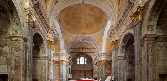 San Carlo a Cremona: l’ultimo elicottero di Paola Pivi ospite della chiesa sconsacrata