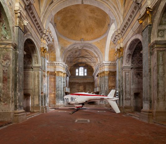 San Carlo a Cremona: l’ultimo elicottero di Paola Pivi ospite della chiesa sconsacrata