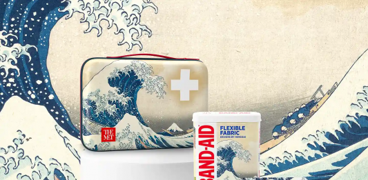 Metropolitan x Band Aid: il primo soccorso con le opere di Hokusai