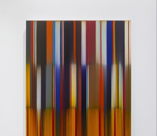 La pittura di Mark Francis è un’esperienza sonora: la mostra alla Galleria Luca Tommasi di Milano