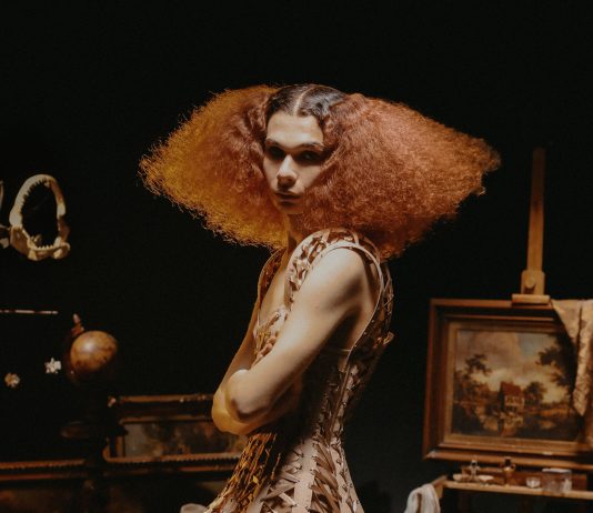 Intervista a Lorenzo Seghezzi, il fashion designer simbolo del corsetto contemporaneo Epitelio, 2025