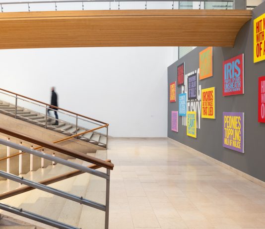 Un poeta al museo. La Triennale di Milano celebra John Giorno e l’arte della parola john giorno