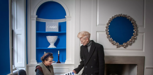 L’attrice Tilda Swinton curerà una mostra per Christie’s a Parigi