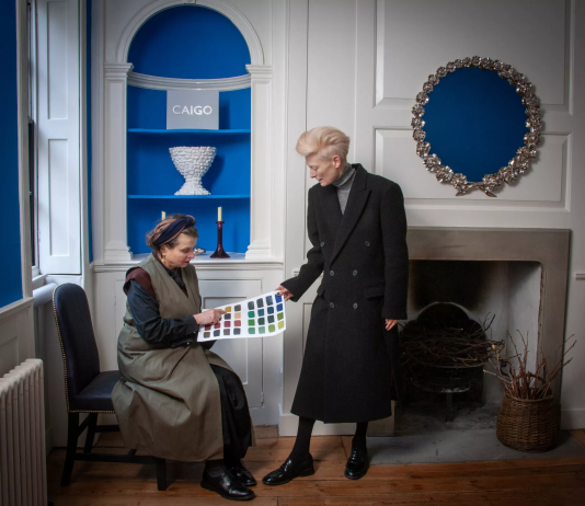L’attrice Tilda Swinton curerà una mostra per Christie’s a Parigi