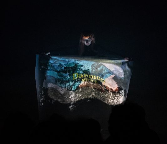 Inquietudine e desiderio a Rimini: il festival Supernova accende l’arte performativa