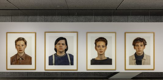 Di cosa tratta la fotografia tipologica? In Fondazione Prada una grande mostra per riscoprirla