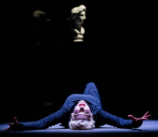 Nell’abisso del non detto: la Fedra psicanalitica di Federico Tiezzi