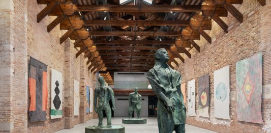 L’universo sfaccettato di Thomas Schütte invade Punta della Dogana