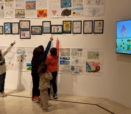Al Palaexpo di Roma è stata realizzata una mostra con i disegni di bambini da tutto il mondo Mostra Palaexpo disegni bambini